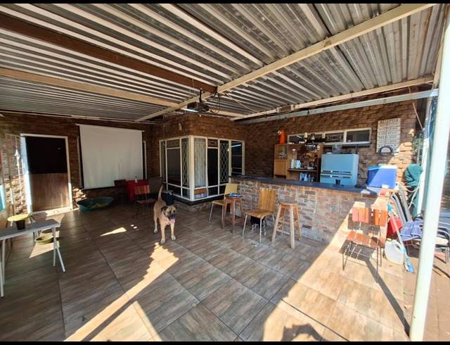 4 BEDROOM HOUSE FOR SALE IN VALHALLA